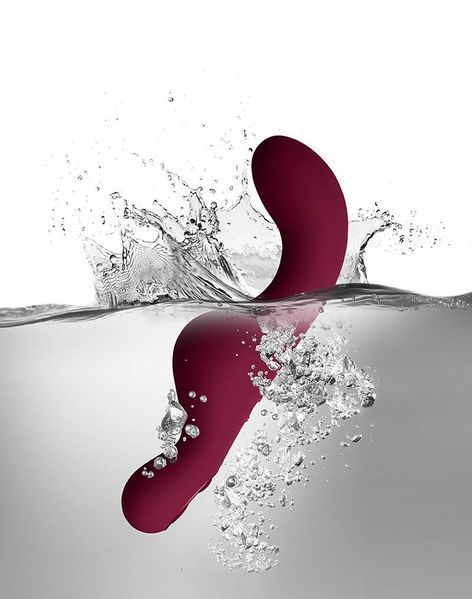 Ruby Glow Blush у воді &mdash; водостійкий вібратор для клітора