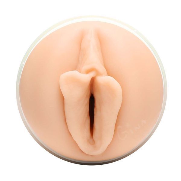 Fleshlight Gina Valentina &mdash; мастурбатор у формі вагіни крупним планом