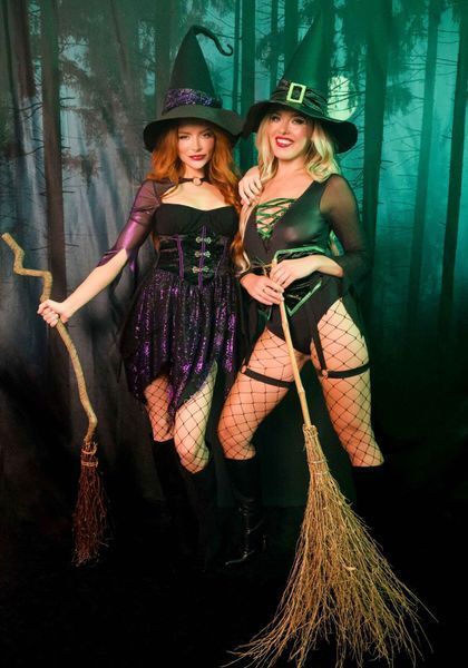 Студійне фото спереду, капелюх відьми та фіолетова павутинка &mdash; Mystical Witch Leg Avenue, XS
