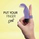 Зображення показує продукт FeelzToys Magic Finger - новаторський інтимний аксесуар, який гарантує незабутній досвід задоволення. Цей м'який і еластичний палець забезпечує тривалу та потужну стимуляцію. Унікальна конструкція з додатковими виступами дозволя