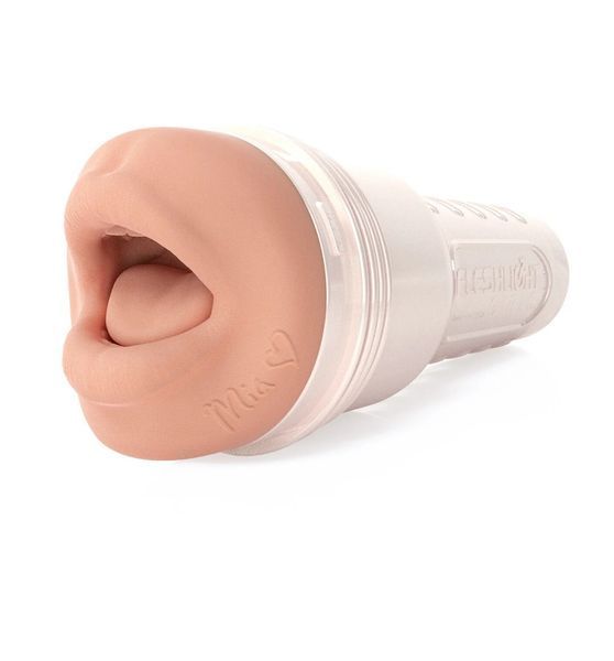 Мастурбатор Fleshlight Girls Mia Malkova Headshot &mdash; боковий вигляд реалістичного ротика в класичному кейсі